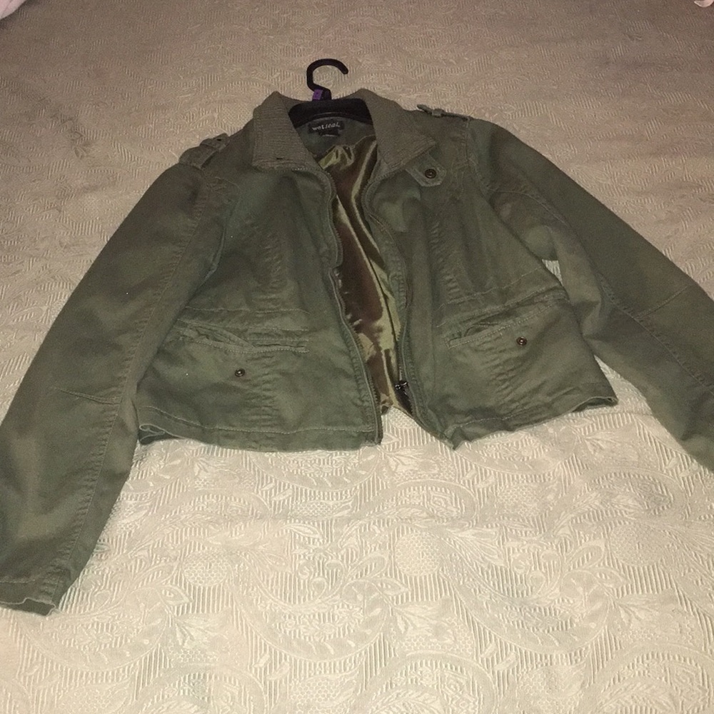 Lady's zipper jacket